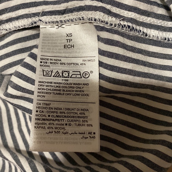 (3for$35) Women's Button- down short sleeves blouse - Picture 4 of 4